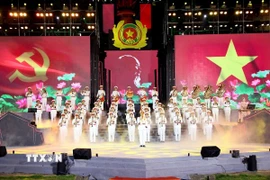 Tiết mục nghệ thuật tại Chương trình. (Ảnh: TTXVN phát)