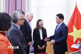 Chủ tịch nước Lương Cường tiếp lãnh đạo Viện Đông Á Weatherhead và Chương trình Việt Nam của Đại học Columbia. (Ảnh: Lâm Khánh/TTXVN)