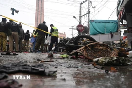 Hiện trường một vụ nổ bom tại Lahore, Pakistan. (Ảnh: AFP/ TTXVN)