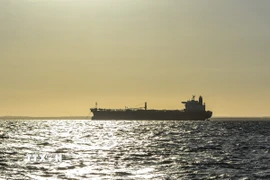 Một tàu chở dầu neo tại Zulia, Venezuela ngày 23/12/2025. (Ảnh: THX/TTXVN)