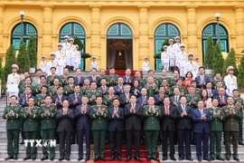 Chủ tịch nước Lương Cường với các đại biểu. (Ảnh: Lâm Khánh/TTXVN)