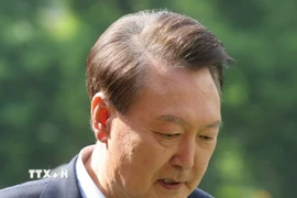 Cựu Tổng thống Hàn Quốc Yoon Suk Yeol tới quận Seocho ở Seoul ngày 3/6. (Ảnh: YONHAP/TTXVN)