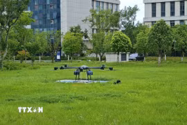 Một mẫu máy bay không người lái. (Ảnh: Quang Hưng/TTXVN)