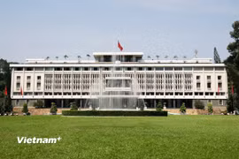 Dinh Độc Lập là điểm đến nổi tiếng bậc nhất không chỉ của Thành phố Hồ Chí Minh mà còn của cả nước, bất kỳ khách quốc tế nào đến Việt Nam cũng muốn ghé thăm. (Ảnh: Hồng Đạt/Vietnam+)