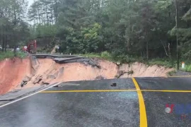 Lâm Đồng: Đường đèo Mimosa sụt xuống vực sâu