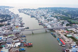 Cửa biển Sông Đốc, một trong những cửa biển lớn nhất của khu vực Đồng bằng sông Cửu Long. (Ảnh: Huỳnh Anh/TTXVN)
