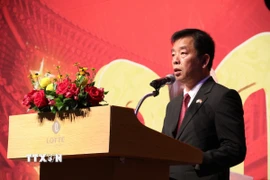 Đại sứ Việt Nam tại Hàn Quốc Vũ Hồ phát biểu khai mạc buổi lễ. (Ảnh: Trường Giang/TTXVN)