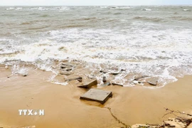 Áp thấp nhiệt đới gây mưa to, gió mạnh và biển động. (Ảnh: Nguyên Linh/TTXVN)