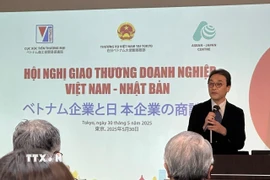 Ông Kunihiko Hirabayashi, Tổng Thư ký Trung tâm ASEAN-Nhật Bản phát biểu tại hội thảo. (Ảnh: Nguyễn Tuyến/TTXVN)