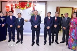 Tổng Bí thư Tô Lâm chúc Tết cán bộ, phóng viên, biên tập viên Ban biên tập tin Thế giới. (Ảnh: Minh Đức/TTXVN)