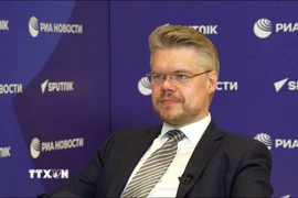 Ông Vasily Pushkov, Giám đốc hợp tác quốc tế, Tập đoàn truyền thông Rossiya Segodnya, cơ quan chủ quản của Sputnik, trả lời phỏng vấn của phóng viên TTXVN. (Ảnh: Trần Hải/TTXVN)