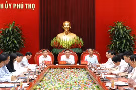 Bí thư Tỉnh ủy các tỉnh Phú Thọ, Hòa Bình, Vĩnh Phúc chủ trì hội nghị. (Nguồn: Báo Phú Thọ)