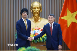 Thủ tướng Lê Minh Hưng tiếp Đại sứ Singapore Rajpal Singh. (Ảnh: Dương Giang/TTXVN)