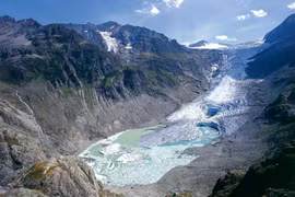 Sông băng và hồ Trift ở Bernese Oberland, Thụy Sĩ. (Nguồn: swiss info)