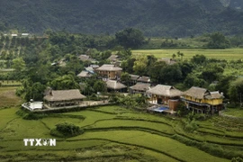 Bản Mường Giang Mỗ đang là điểm đến lý tưởng cho những ai muốn khám phá và trải nghiệm về văn hóa của cộng đồng người Mường. (Ảnh: Trọng Đạt/TTXVN)