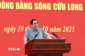 Thủ tướng Phạm Minh Chính chủ trì Hội nghị về về tình hình triển khai các dự án đường cao tốc khu vực Đồng bằng sông Cửu Long. (Ảnh: Dương Giang/TTXVN)