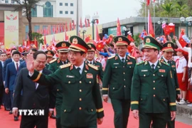 Đại tướng, Bộ trưởng Quốc phòng Phan Văn Giang tại Cửa khẩu Quốc tế Móng Cái. (Ảnh: Trọng Đức/TTXVN)