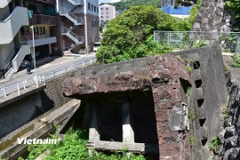 Một bức tường của nhà thờ Urakami bị đánh sập trong vụ ném bom nguyên tử ngày 9/8/1945 tại Nagasaki. (Ảnh: Nguyễn Tuyến/Vietnam+)