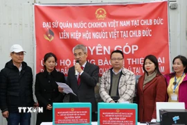 Đại sứ Nguyễn Đắc Thành phát biểu tại buổi quyên góp. (Ảnh: Vũ Hiệp/TTXVN)