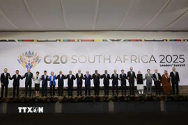 Các nhà lãnh đạo chụp ảnh chung tại Hội nghị thượng đỉnh G20 ở Johannesburg, Nam Phi. (Ảnh: Anadolu Agency/TTXVN)