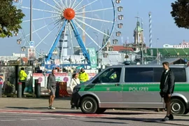 Cảnh sát có mặt tại địa điểm tổ chức Lễ hội bia Oktoberfest. (Nguồn: DPA)