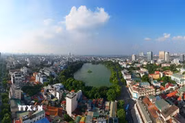 Hồ Hoàn Kiếm - "lá phổi xanh" giữa lòng Thủ đô Hà Nội. (Ảnh: Tuấn Anh/TTXVN)