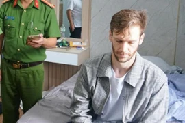 Đối tượng Dale James bị bắt khi đang trốn tại căn hộ thuê tại phường An Hải, thành phố Đà Nẵng. (Ảnh: Công an cung cấp)