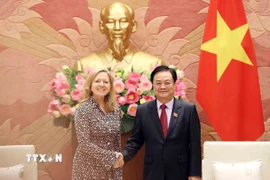 Phó Chủ tịch Quốc hội Lê Minh Hoan tiếp Giám đốc Quốc gia Ngân hàng Thế giới (WB). (Ảnh: An Đăng/TTXVN)