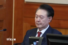 Tổng thống Hàn Quốc Yoon Suk Yeol trong phiên điều trần tại phiên tòa luận tội liên quan đến việc áp đặt thiết quân luật ở Seoul, ngày 20/2. (Ảnh: THX/TTXVN)