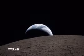 Bức ảnh “Trái Đất lặn” được phi hành đoàn Artemis II ghi lại ngày 6/4 từ tàu vũ trụ Orion. (Ảnh: Kyodo/TTXVN)