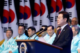 Tổng thống Hàn Quốc Lee Jae Myung phát biểu tại lễ kỷ niệm 80 năm Ngày Giải phóng, ở Seoul, ngày 15/8. (Ảnh: Yonhap/TTXVN)