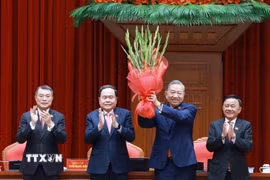 Ban Chấp hành Trung ương Đảng khóa XIV đã thống nhất tuyệt đối bầu đồng chí Tô Lâm, Tổng Bí thư Ban Chấp hành Trung ương Đảng khóa XIII tiếp tục giữ chức Tổng Bí thư Ban Chấp hành Trung ương Đảng khóa XIV. (Ảnh: TTXVN)