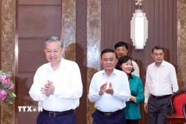 Tổng Bí thư Tô Lâm dự và chủ trì buổi làm việc với Ban Thường vụ Thành ủy Hà Nội. (Ảnh: Văn Điệp/TTXVN)