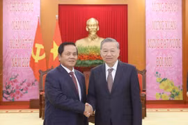 Tổng Bí thư Tô Lâm và ông Ouch Borith, Ủy viên Ban Thường vụ Trung ương CPP, Phó Chủ tịch thứ Nhất Thượng viện Campuchia. (Ảnh: Thống Nhất/TTXVN)