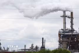 Nhà máy lọc dầu Phillips 66 Bayway tại Linden, bang New Jersey (Mỹ). (Ảnh: THX/TTXVN phát)