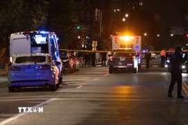 Hiện trường vụ nổ súng bên ngoài bảo tàng Do Thái ở Washington D.C. (Ảnh: THX/TTXVN)