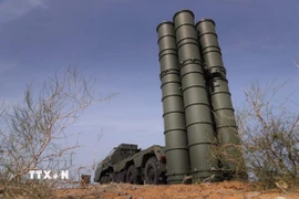 Hệ thống phòng thủ tên lửa S-400 của Nga tham gia cuộc tập trận quân sự Kavkaz-2020 tại Ashuluk (Nga). (Ảnh: EPA-EFE/TTXVN)