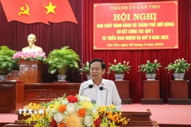 Ông Đỗ Thanh Bình, Ủy viên Trung ương Đảng, Bí thư Thành ủy Cần Thơ phát biểu. (Ảnh: Ngọc Thiện/TTXVN)