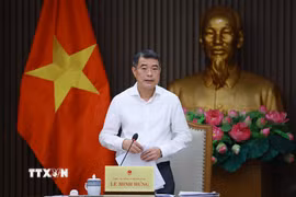 Thủ tướng Lê Minh Hưng chủ trì họp Thường trực Chính phủ với lãnh đạo Bộ Y tế. (Ảnh: Dương Giang/TTXVN)