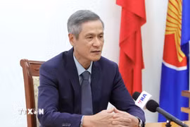 Đại sứ Việt Nam tại Vương quốc Campuchia Nguyễn Minh Vũ trả lời phóng viên TTXVN. (Ảnh: Quang Anh/TTXVN)