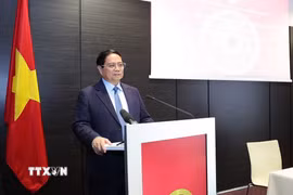 Thủ tướng Phạm Minh Chính phát biểu tại buổi gặp cán bộ, nhân viên Đại sứ quán và cộng đồng người Việt Nam tại Estonia. (Ảnh: Dương Giang/TTXVN)