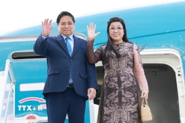 Thủ tướng Phạm Minh Chính và Phu nhân kết thúc chuyến thăm chính thức Estonia. (Ảnh: Dương Giang/TTXVN)