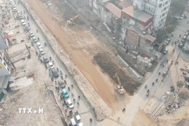 Dự án Vành đai 1 dự kiến hoàn thành vào cuối năm 2026 sẽ góp phần giảm ùn tắc giao thông. (Ảnh: Nguyễn Thắng/TTXVN)