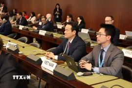 Đoàn Việt Nam tham dự phiên họp cấp cao của Hội nghị giải trừ quân bị tại thành phố Geneva. (Ảnh: Anh Hiển/TTXVN)