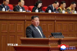 Nhà lãnh đạo Triều Tiên Kim Jong Un phát biểu khai mạc Đại hội lần thứ IX của Đảng Lao động Triều Tiên ở Bình Nhưỡng. (Ảnh: Yonhap/TTXVN)