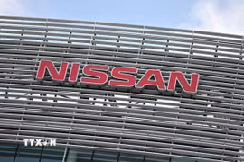 Biểu tượng của Hãng Nissan tại trụ sở ở Yokohama, Nhật Bản. (Ảnh: AFP/TTXVN)