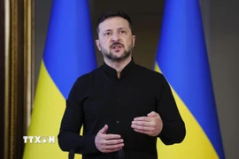 Tổng thống Ukraine Volodymyr Zelensky phát biểu trong một cuộc họp báo tại Kiev. (Ảnh: Kyodo/TTXVN)