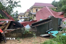 Nhiều công trình bị đổ sập hoàn toàn. (Ảnh: TTXVN phát)