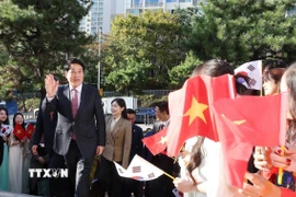 Chủ tịch nước Lương Cường thăm Trung tâm Văn hoá ASEAN tại Busan, Hàn Quốc. (Ảnh: Lâm Khánh/TTXVN)