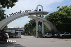 Cổng Công viên Tuổi trẻ Thủ đô được xây dựng từ những năm 2001. (Ảnh: Mạnh Khánh/TTXVN)